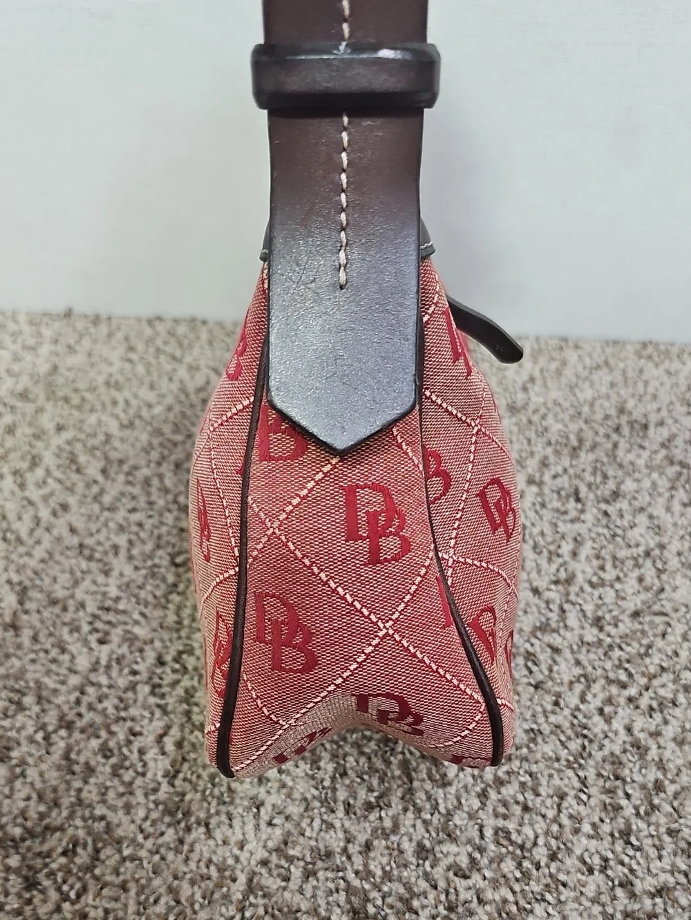 DOONEY & BOURKE RED SIGNATURE QUILT CANVAS SHOULDER BAG BFPM-08-040